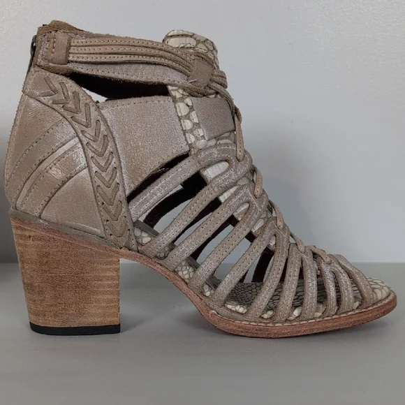 Freebird Wazee Heeled Sandals - Picture 6 of 11